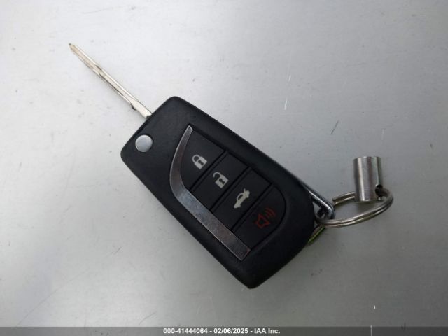 3KPFK4A70JE236633 KIA FORTE LX