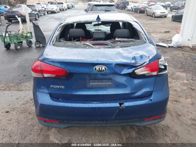 3KPFK4A70JE236633 KIA FORTE LX