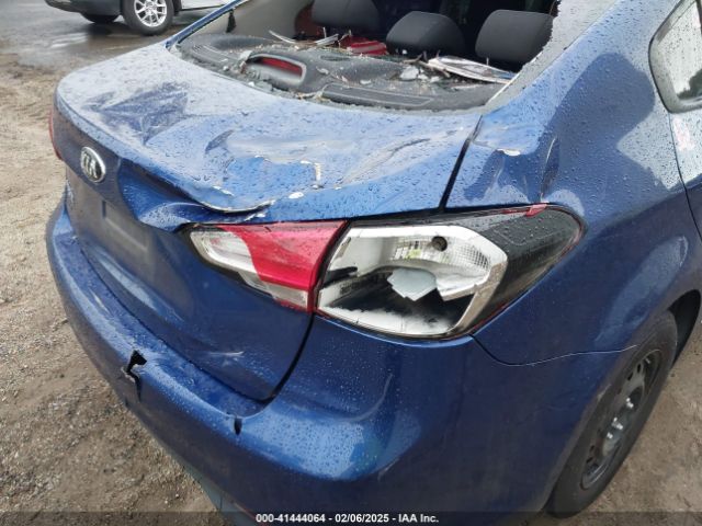 3KPFK4A70JE236633 KIA FORTE LX