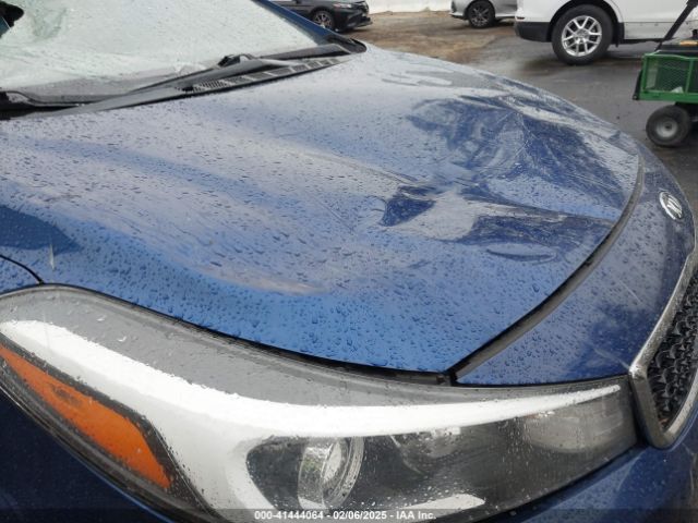 3KPFK4A70JE236633 KIA FORTE LX
