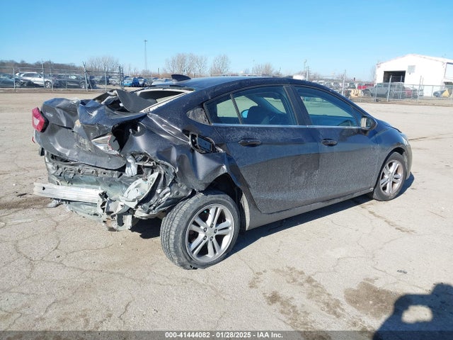 1G1BE5SM6H7195671 Chevrolet Cruze Lt Auto