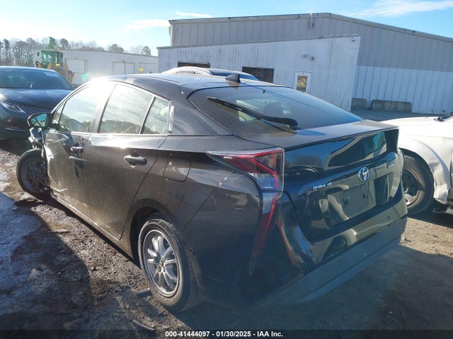 Toyota Prius Two 2018 JTDKBRFU6J3588262 Image 3