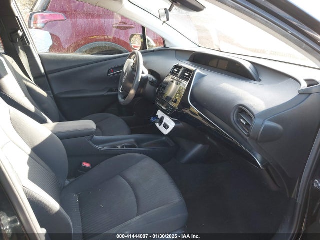 Toyota Prius Two 2018 JTDKBRFU6J3588262 Image 5