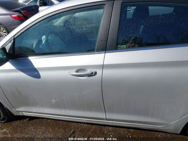 3KPC24A64NE157918 Hyundai Accent Sel