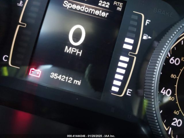 1C4PJLCB8GW330017 Jeep Cherokee Latitude