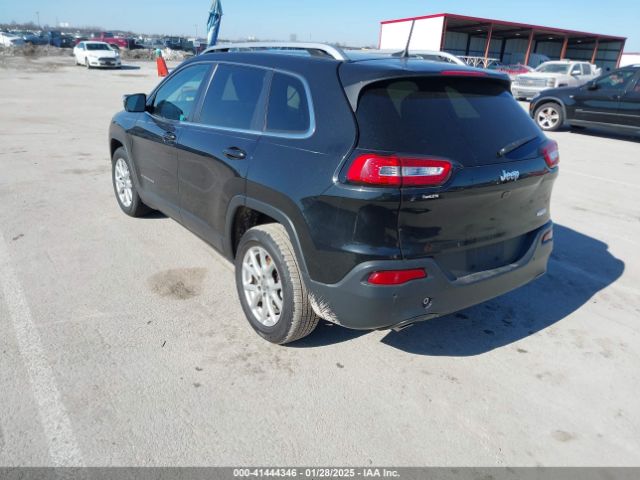 1C4PJLCB8GW330017 Jeep Cherokee Latitude