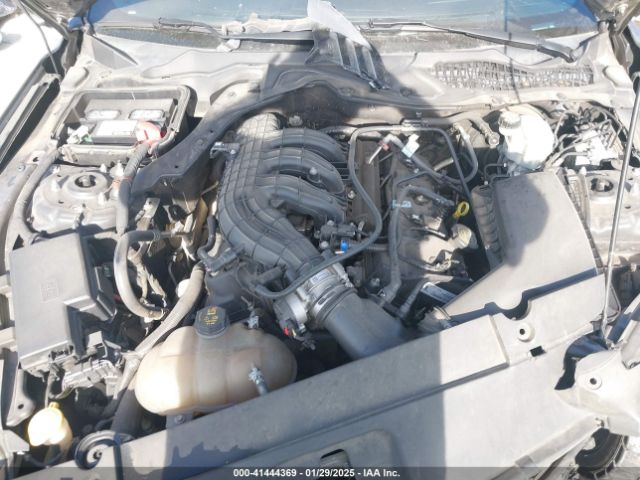 1FA6P8AM3H5296979 Ford Mustang V6