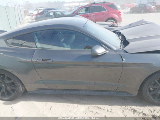 1FA6P8AM3H5296979 Ford Mustang V6