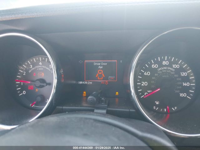 1FA6P8AM3H5296979 Ford Mustang V6