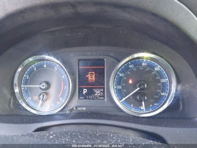 2T1BURHE7JC046630 Toyota COROLLA LE