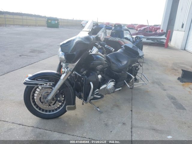 2013 HARLEY-DAVIDSON FLHTCU 1HD1FCM16DB634624 Photo 1