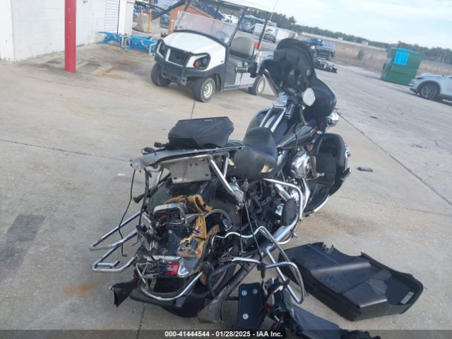 2013 HARLEY-DAVIDSON FLHTCU 1HD1FCM16DB634624 Photo 3