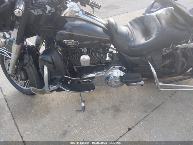 2013 HARLEY-DAVIDSON FLHTCU 1HD1FCM16DB634624 Photo 8