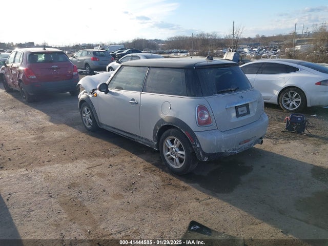 2013 MINI HARDTOP WMWSU3C58DT688479 Photo 2