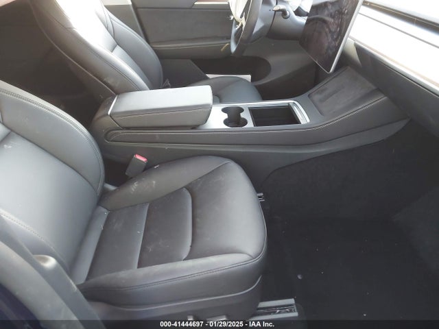 2024 TESLA MODEL Y 7SAYGDEE6RF168687 Photo 4