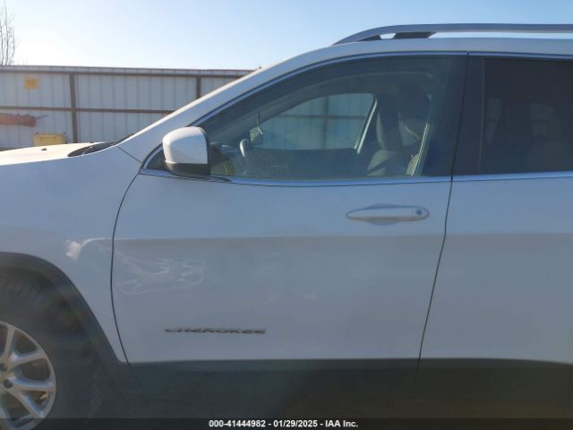 1C4PJMCB3HW513784 Jeep 2017