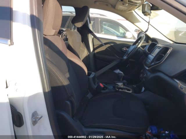 1C4PJMCB3HW513784 Jeep 2017