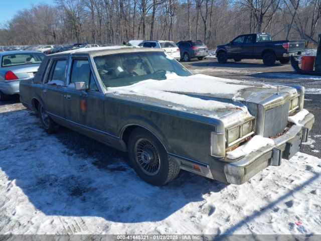 1988 LINCOLN TOWN CAR 1LNBM82F8JY638492