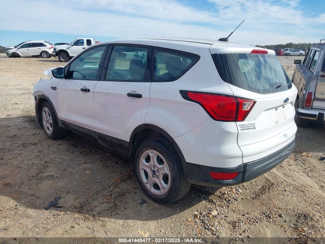 Ford ESCAPE S 2019 1FMCU0F76KUB11066 Image 3