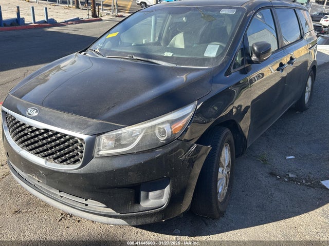KIA SEDONA LX 2015 KNDMB5C13F6060728 Image 2