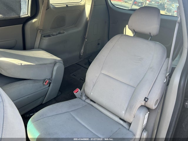 KIA SEDONA LX 2015 KNDMB5C13F6060728 Image 8