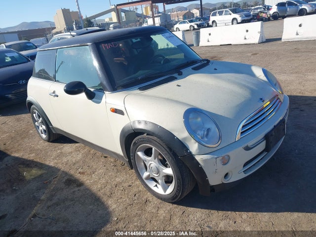 2006 MINI COOPER WMWRC335X6TK18734 Photo 0