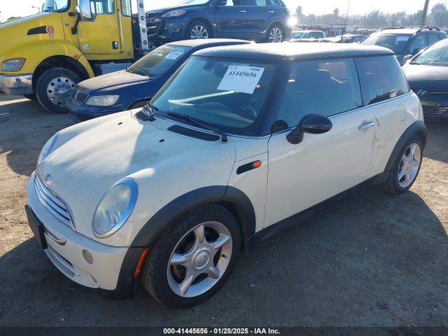 2006 MINI COOPER WMWRC335X6TK18734 Photo 1