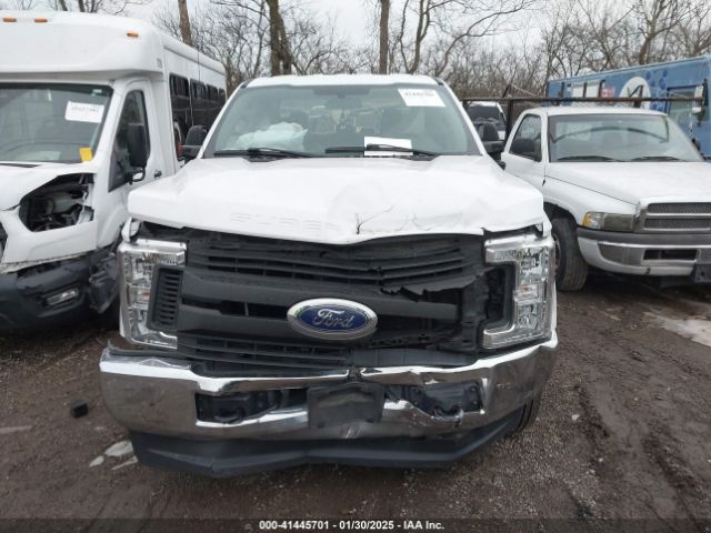 1FT7W2B62KEG69113 Ford F-250 Xl