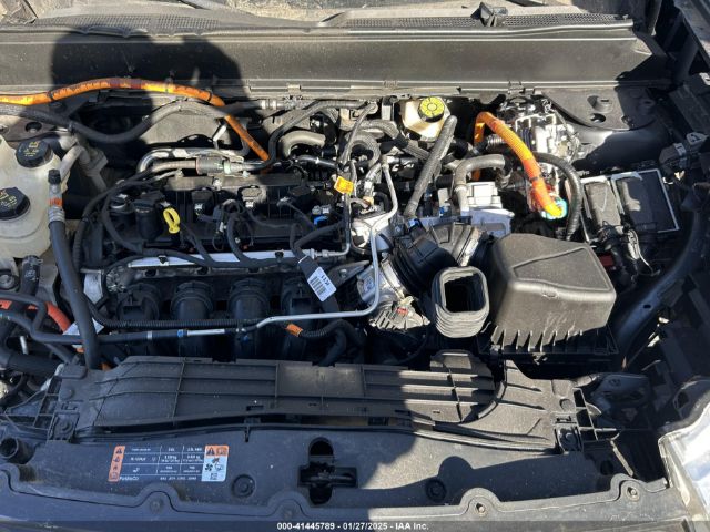 3FTTW8E3XNRA39019 Ford Maverick Xlt