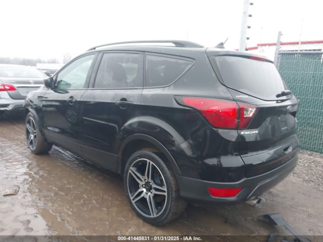 1FMCU0HD1KUA95524 Ford ESCAPE SEL
