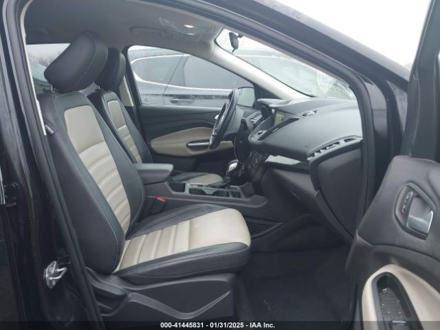 1FMCU0HD1KUA95524 Ford ESCAPE SEL