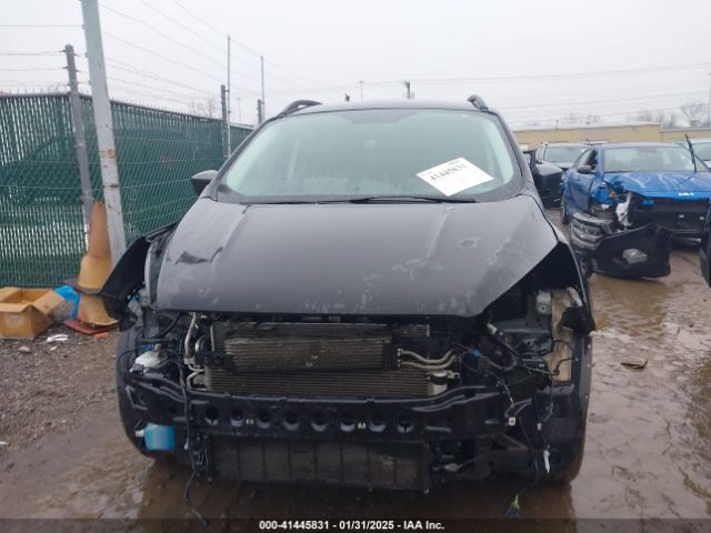 1FMCU0HD1KUA95524 Ford ESCAPE SEL
