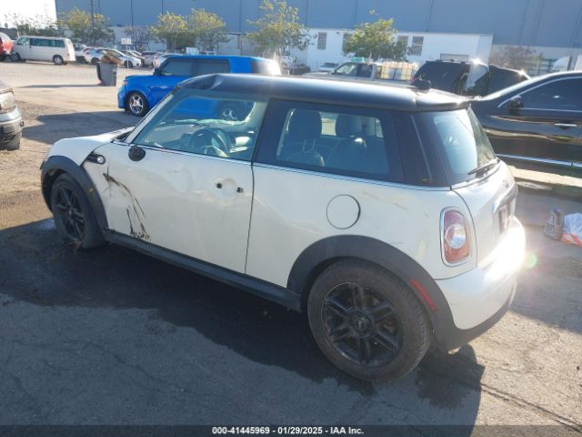 2013 MINI HARDTOP WMWSU3C59DT686286 Photo 2