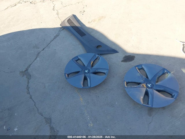 5YJ3E1EB2KF390909 Tesla MODEL 3