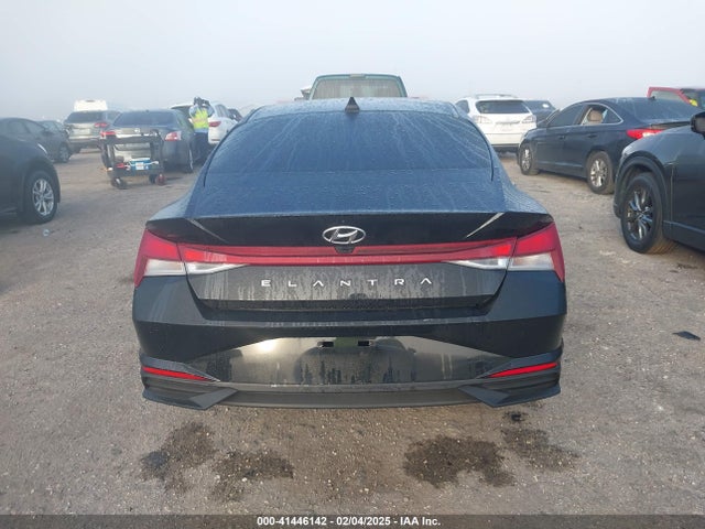 5NPLS4AG9PH093043 Hyundai ELANTRA SEL