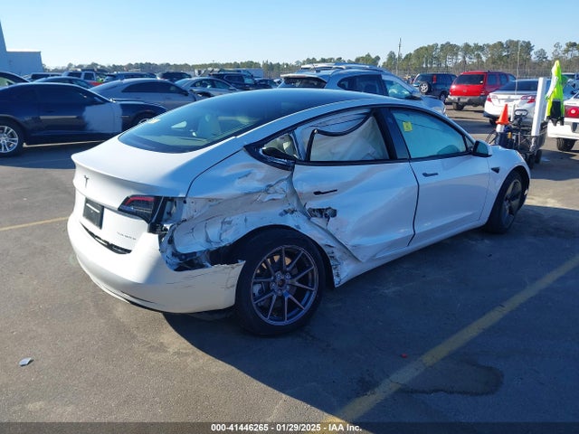 2023 TESLA MODEL 3 5YJ3E1EB7PF634982 Photo 3