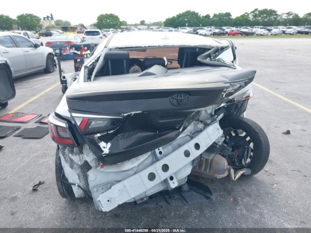 3MYDLBYV0KY517300 Toyota Yaris L/le/xle