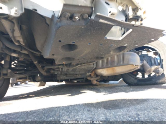 3MYDLBYV0KY517300 Toyota Yaris L/le/xle
