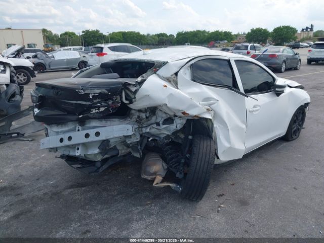 3MYDLBYV0KY517300 Toyota Yaris L/le/xle