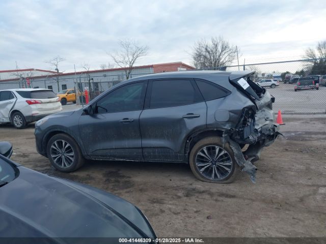 1FMCU9H95NUB71380 Ford ESCAPE SEL