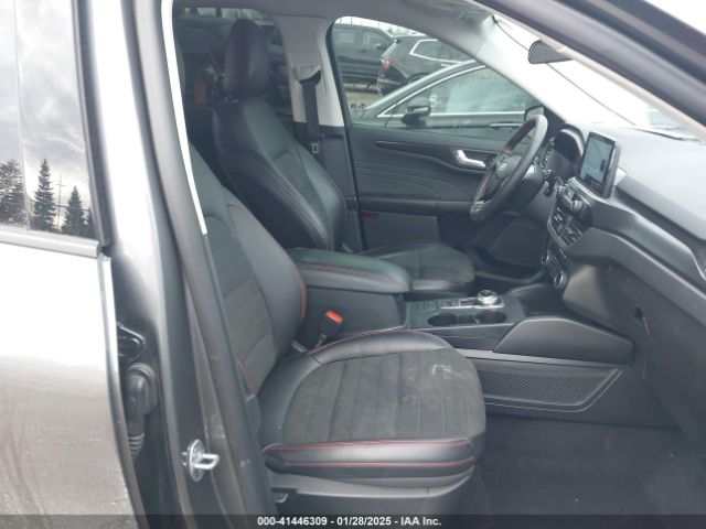 1FMCU9H95NUB71380 Ford ESCAPE SEL