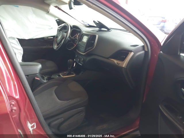 1C4PJLCS5EW252678 Jeep Cherokee Latitude