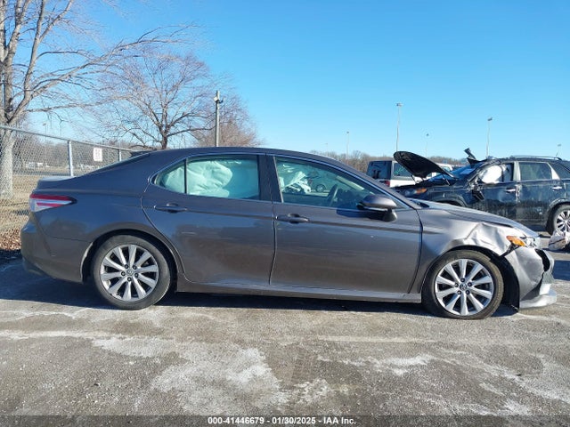 4T1B11HK2JU109616 Toyota CAMRY LE