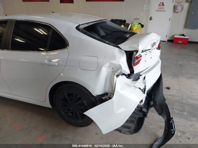 4T1B11HK1JU599594 Toyota CAMRY LE