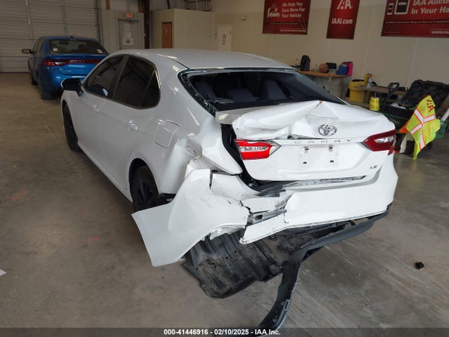 4T1B11HK1JU599594 Toyota CAMRY LE