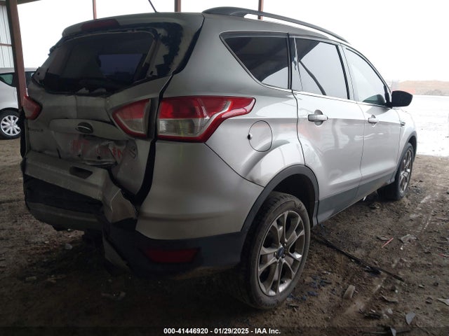 1FMCU9G96FUA69556 Ford ESCAPE SE