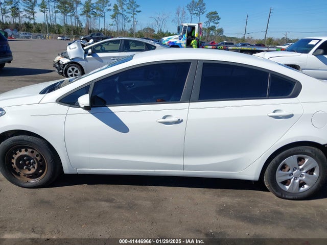 KIA FORTE LX 2017 3KPFK4A75HE092006 Image 14