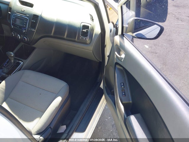 KIA FORTE LX 2017 3KPFK4A75HE092006 Image 5