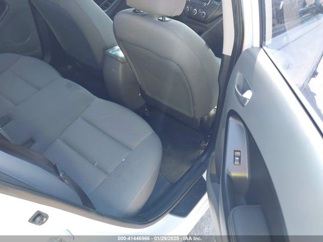 KIA FORTE LX 2017 3KPFK4A75HE092006 Image 8