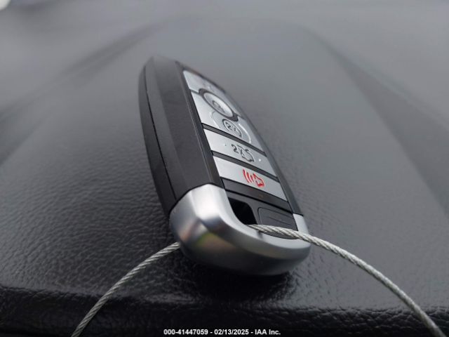 2FMPK3K93LBB16863 Ford Edge Titanium
